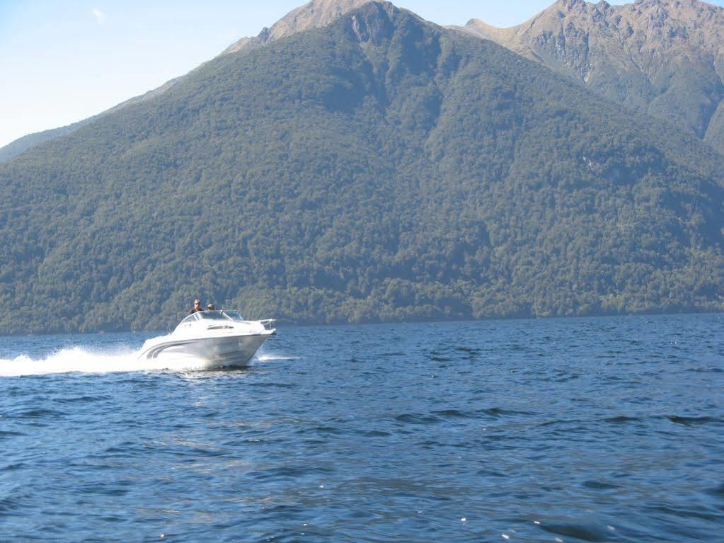 Te Anau Manapouri Lake Hotel Buitenkant foto