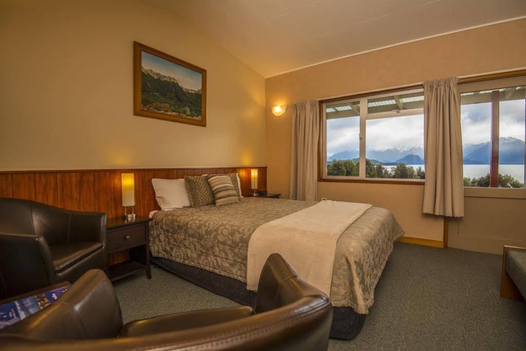 Te Anau Manapouri Lake Hotel Buitenkant foto