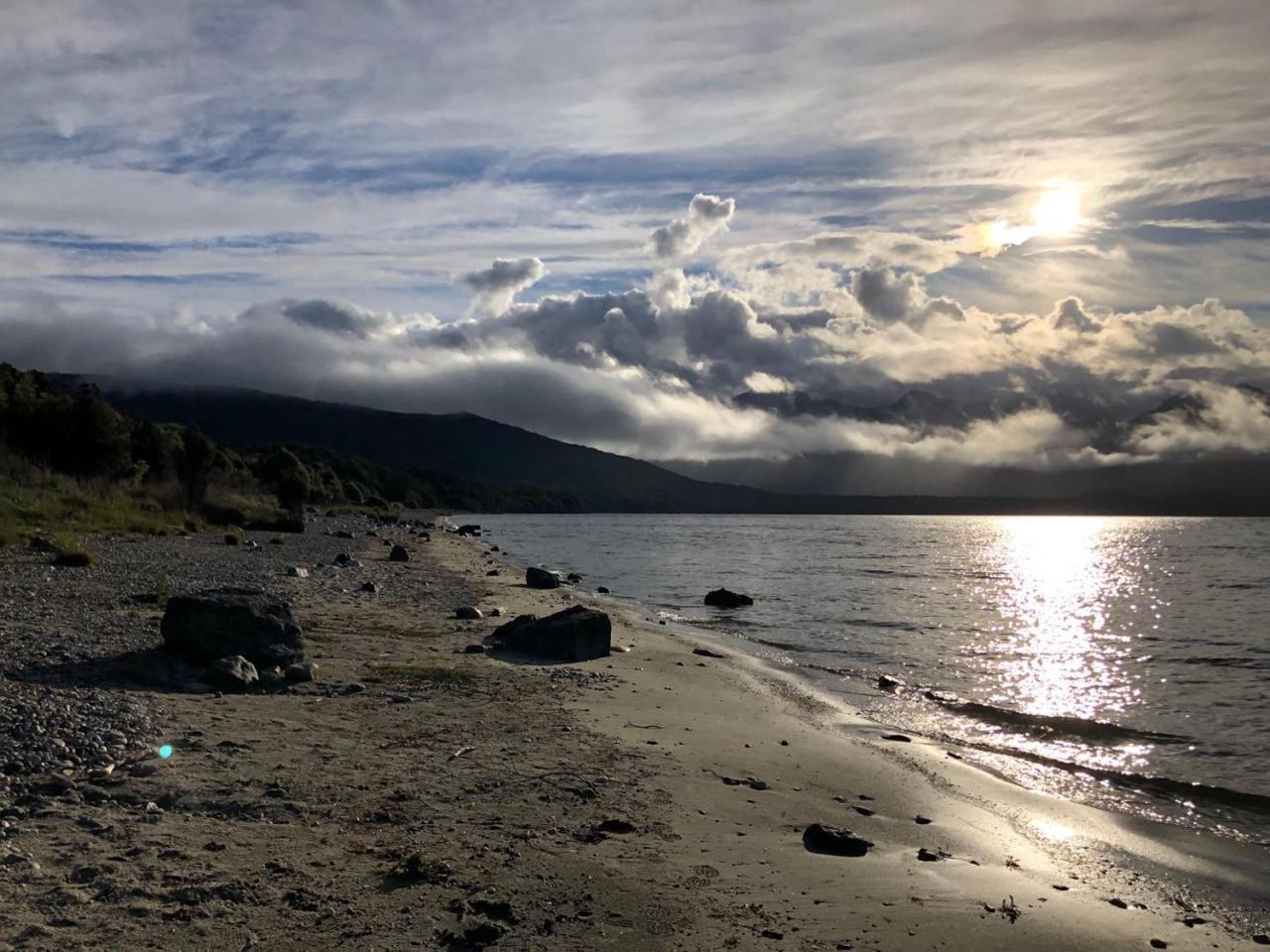 Te Anau Manapouri Lake Hotel Buitenkant foto