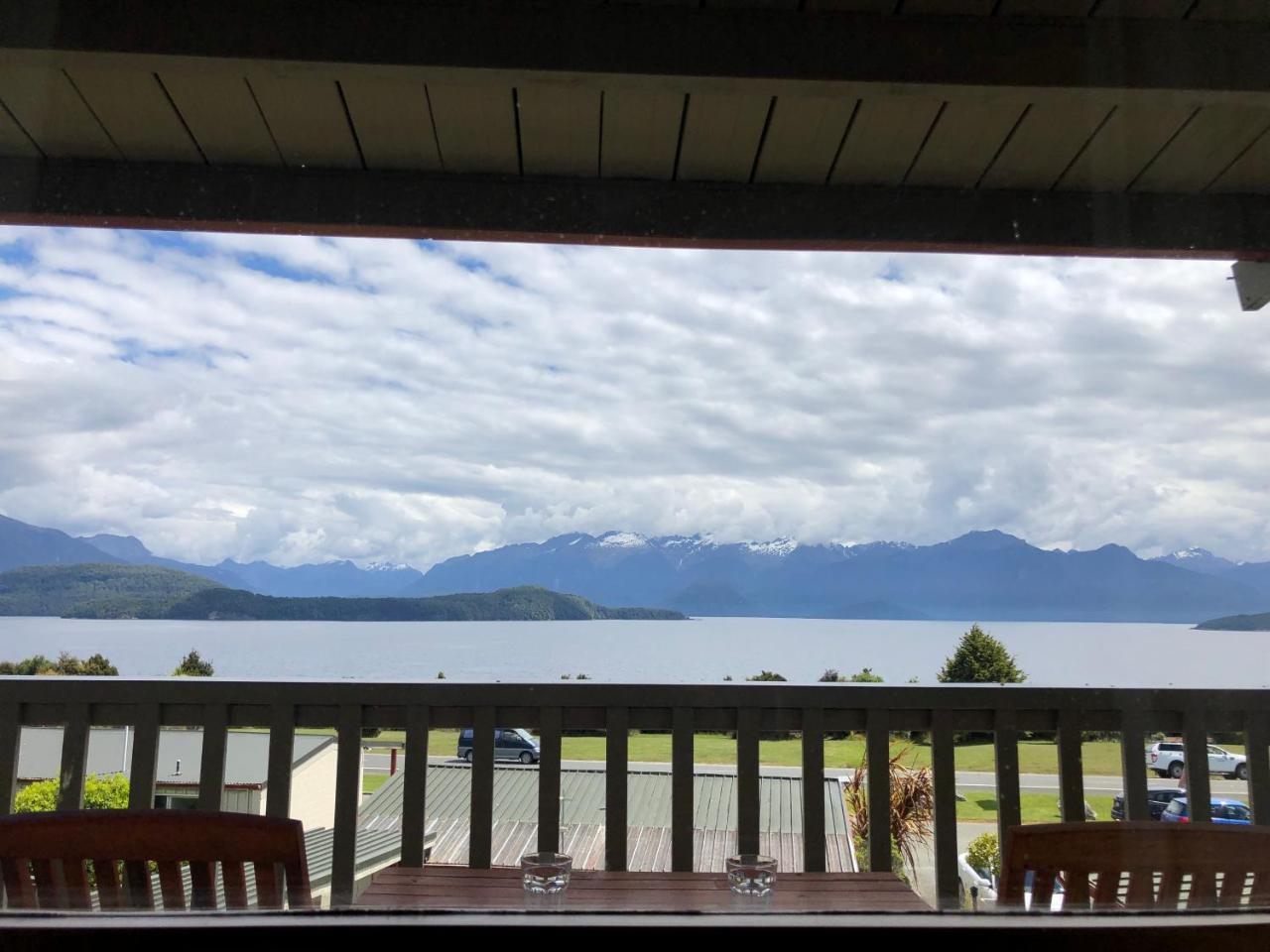 Te Anau Manapouri Lake Hotel Buitenkant foto