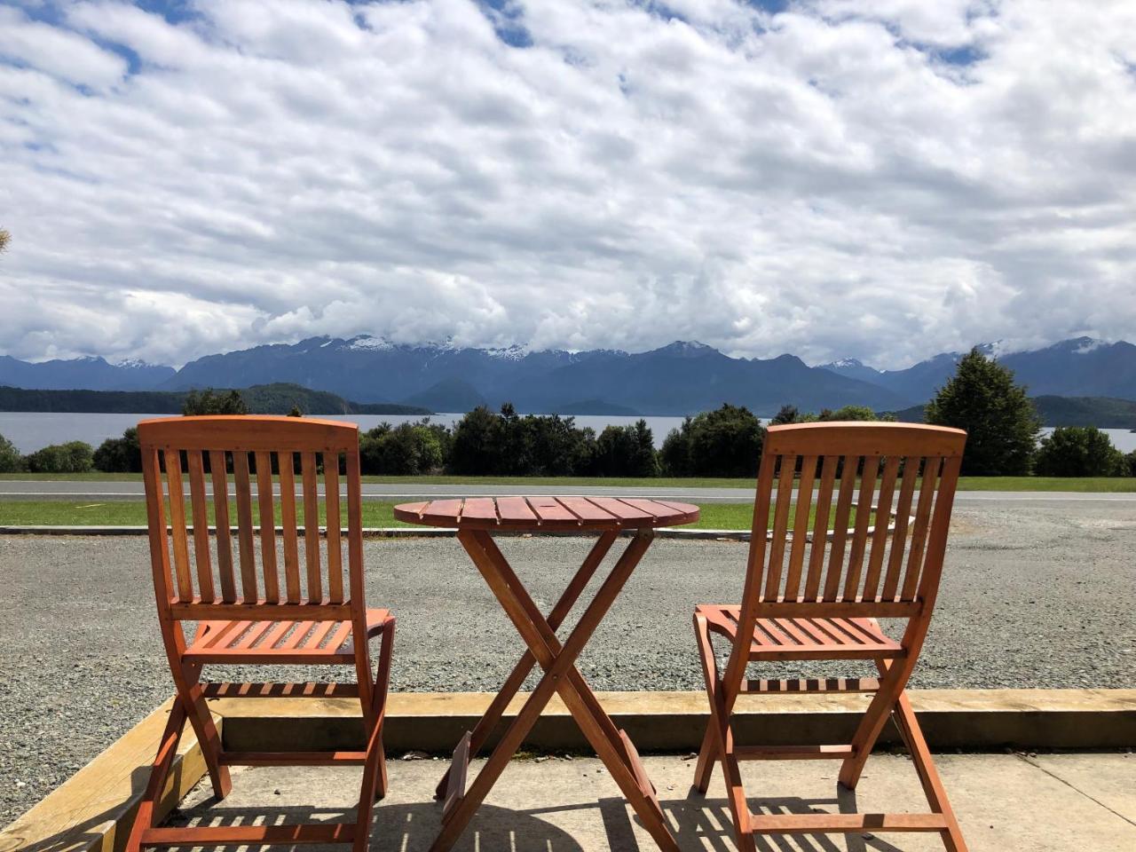 Te Anau Manapouri Lake Hotel Buitenkant foto