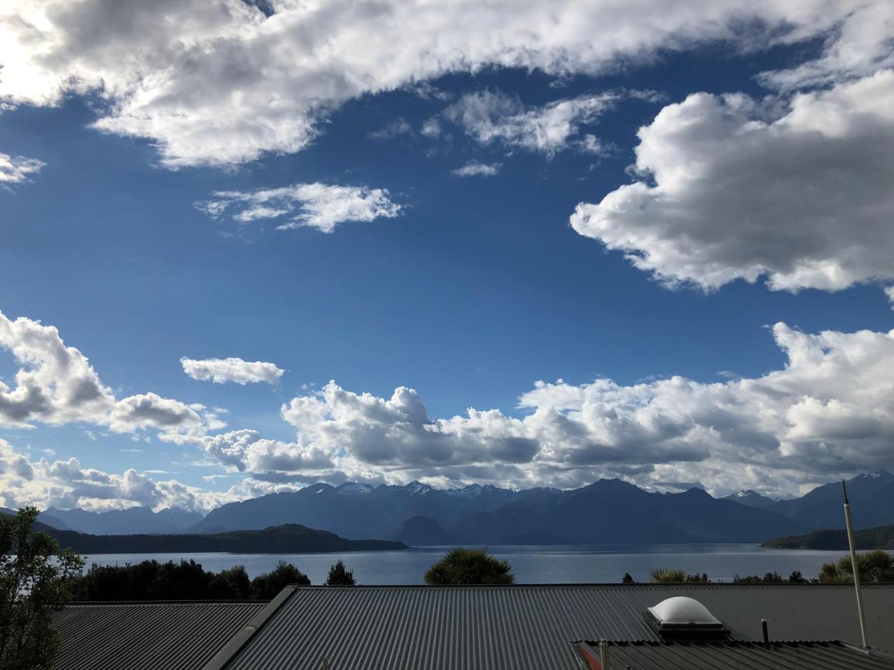 Te Anau Manapouri Lake Hotel Buitenkant foto