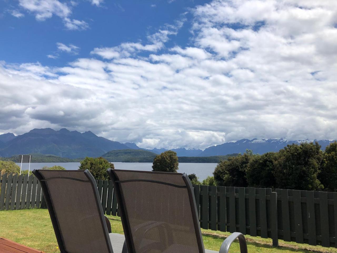 Te Anau Manapouri Lake Hotel Buitenkant foto