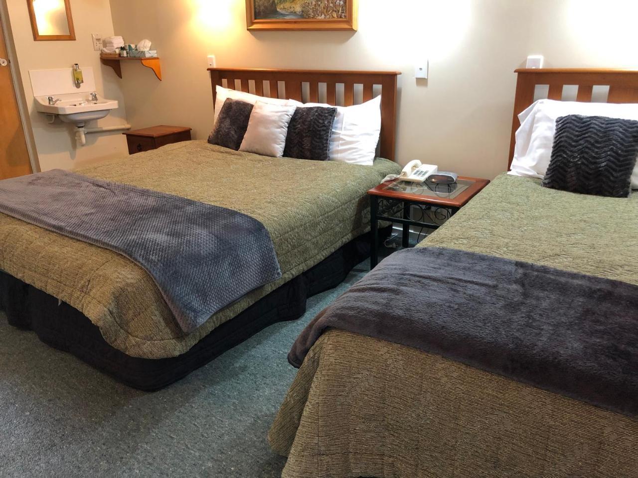Te Anau Manapouri Lake Hotel Buitenkant foto
