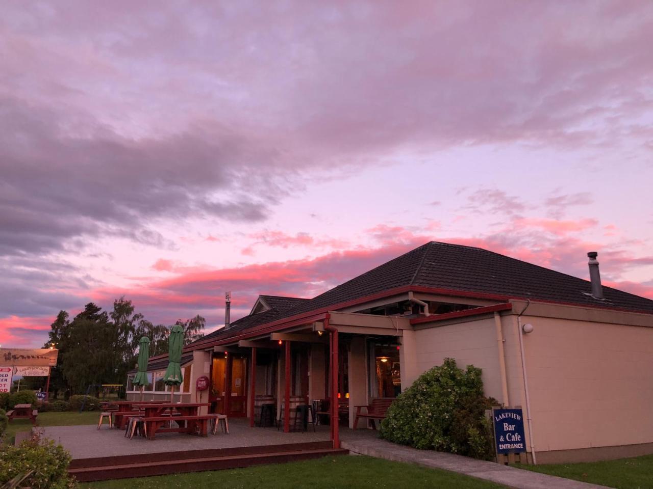 Te Anau Manapouri Lake Hotel Buitenkant foto